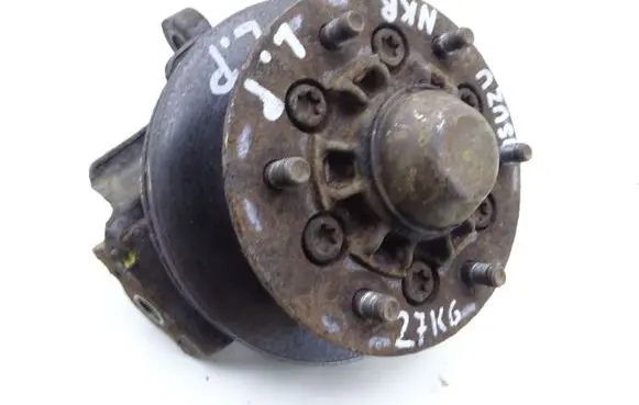 Isuzu N Series Front wheel hub