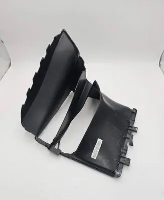 Porsche Macan (95B) Intercooler air channel guide 95B117336C