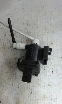 Mercedes-Benz C W203 Vacuum valve A203000178