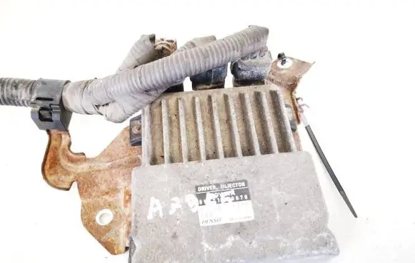 Toyota Avensis T250 Fuel injection control unit/module 8987120070 89871-20070
