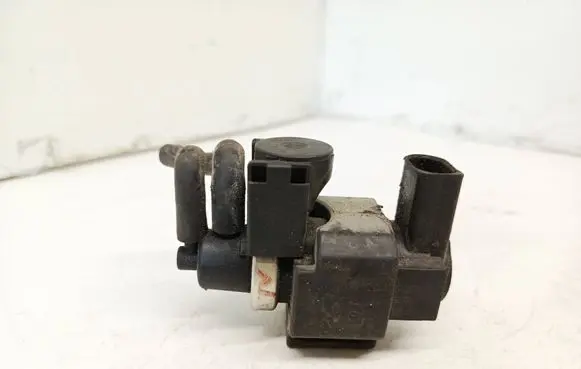 Audi A4 S4 B7 8E 8H Turbo solenoid valve 059906629A