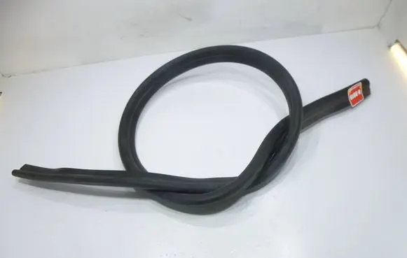 Volkswagen PASSAT B8 Engine compartment rubber 3G0823723