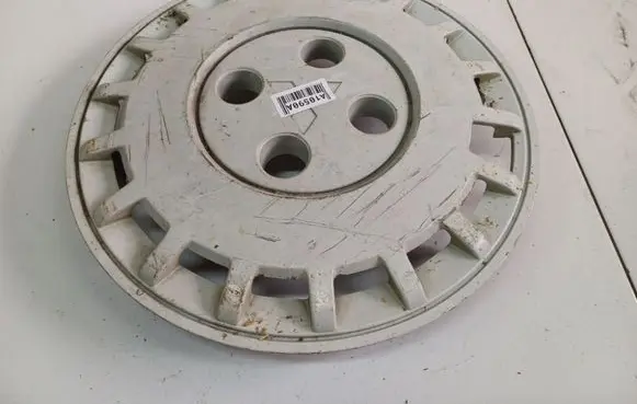 Mitsubishi Colt R14 wheel hub/cap/trim 