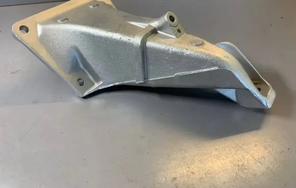 BMW 3 E46 Engine mounting bracket 1094697 22111094697 1096253