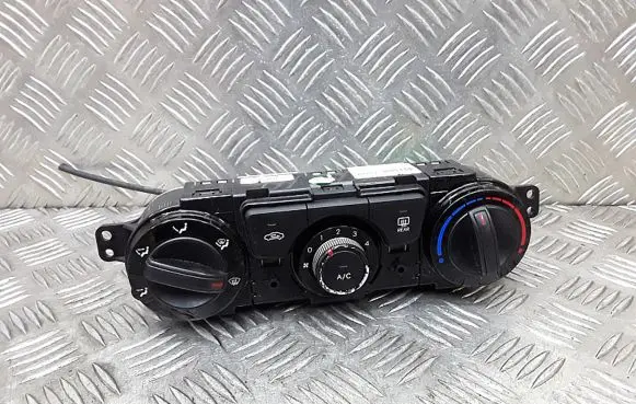 Hyundai i20 (PB PBT) Climate control unit 972501j640
