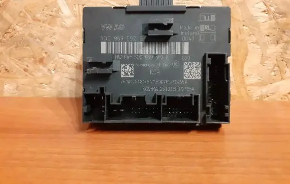 Volkswagen Touran III Door control unit/module 5Q0959592E 5Q0959592B