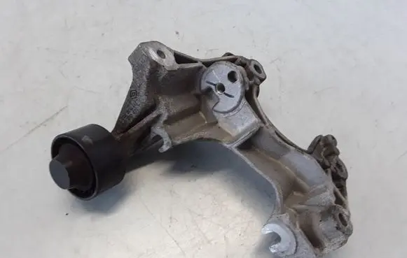 Dacia Logan II Generator/alternator bracket 