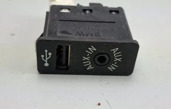 BMW X5 F15 USB socket connector 9266607