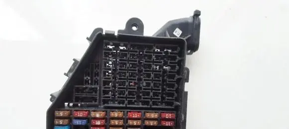 Volkswagen PASSAT B5.5 Fuse box set 8D1941824