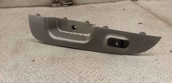 KIA Carens II Electric window control switch 935801D000