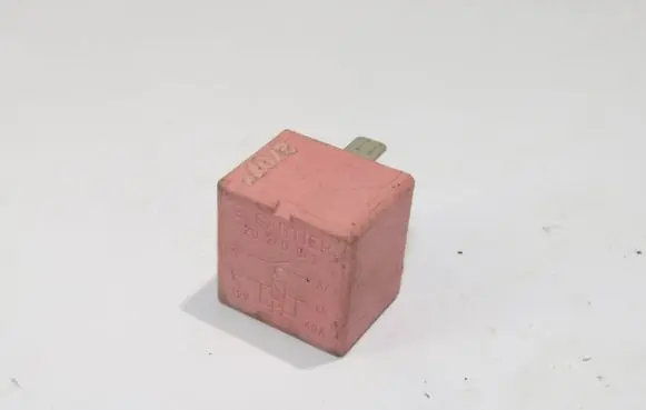 Renault Megane I Coolant fan relay 8200308271