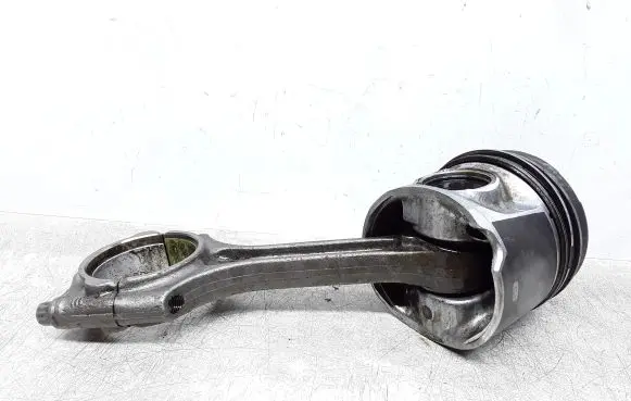 Volvo V70 Piston with connecting rod