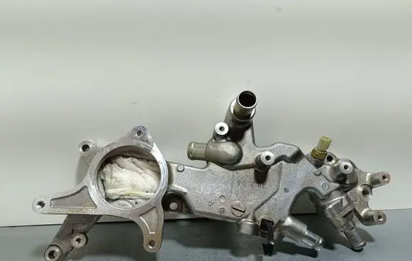Subaru Forester SK Engine coolant pipe/hose