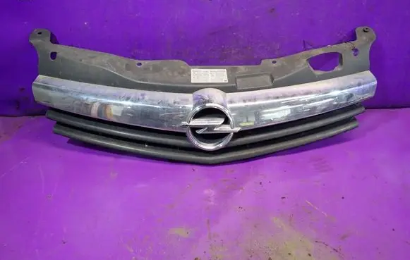 Opel Astra H Front grill 13108460