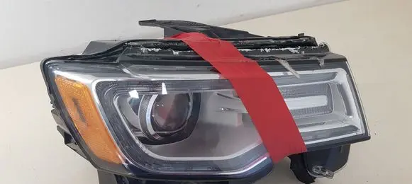 Jeep Grand Cherokee Headlight/headlamp 68111000AF 323504 M167516