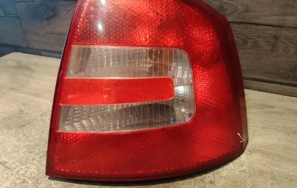 Skoda Octavia Mk2 (1Z) Rear/tail lights 1Z5945096A 1Z5945112A