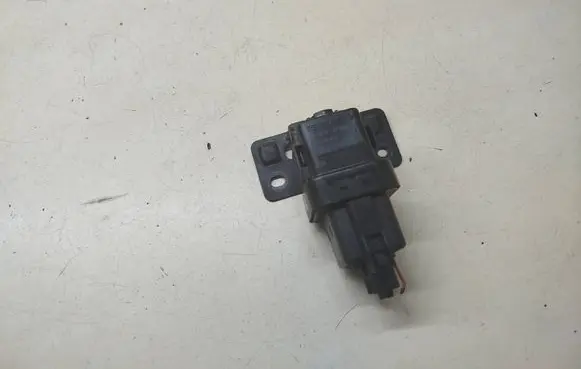 KIA Sorento Glow plug pre-heat relay 368302F000