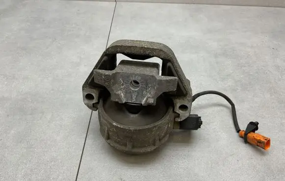 Audi A6 S6 C7 4G Engine mount bracket