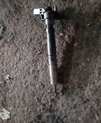 Audi A4 S4 B8 8K Fuel injector 0445116030