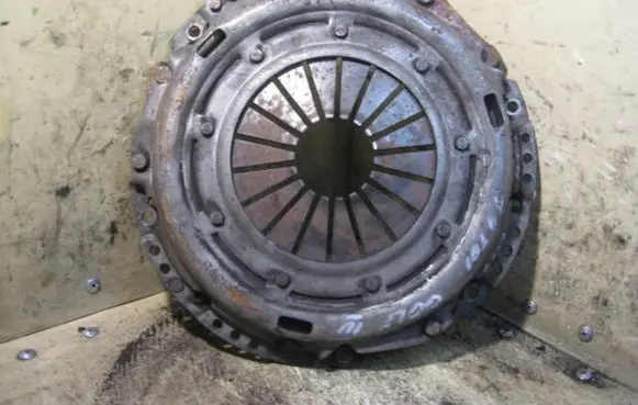 Skoda Octavia Mk1 (1U) Pressure plate SACHSTYPM240 19TDI96KW
