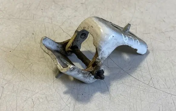 Peugeot Expert Front door lower hinge 