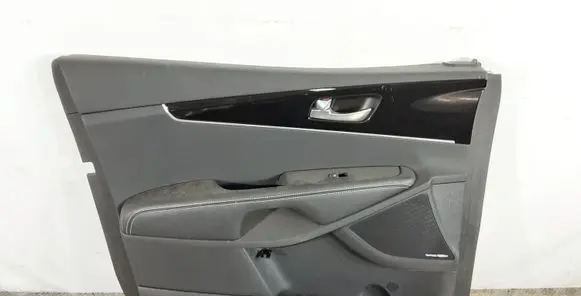 KIA Sorento Front door card panel trim 82311C5000
