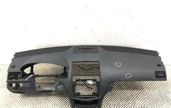 Mercedes-Benz C W204 Dashboard A2046803787