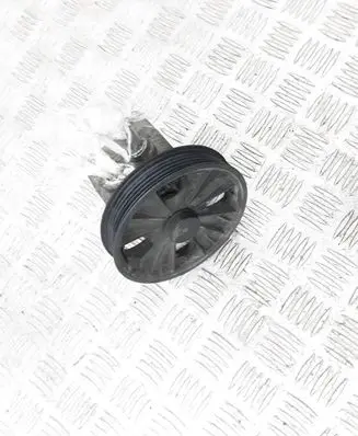 Volvo XC90 Power steering pump 30760531