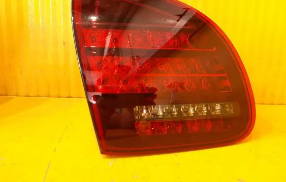 Porsche Cayenne (9PA) Tailgate rear/tail lights 7P5945093R