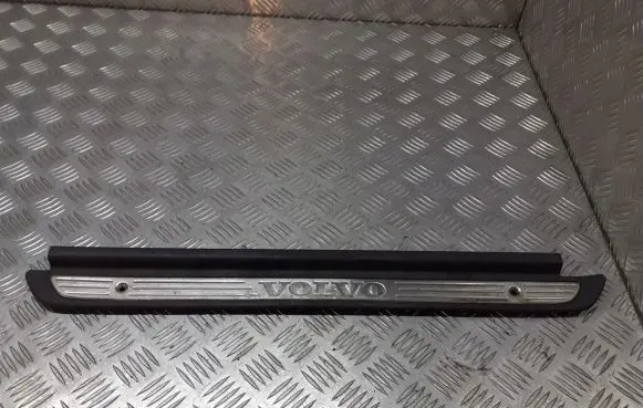 Volvo S40, V40 Rear arch 30818421