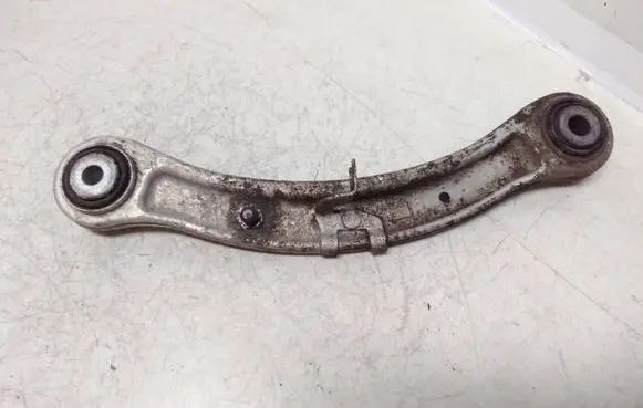 Volkswagen Touareg I Rear control arm