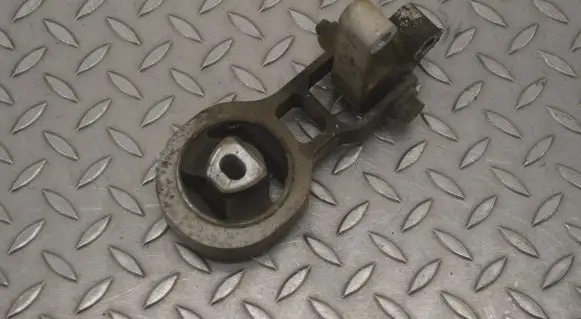 Fiat 500L Engine mount bracket 00519396550