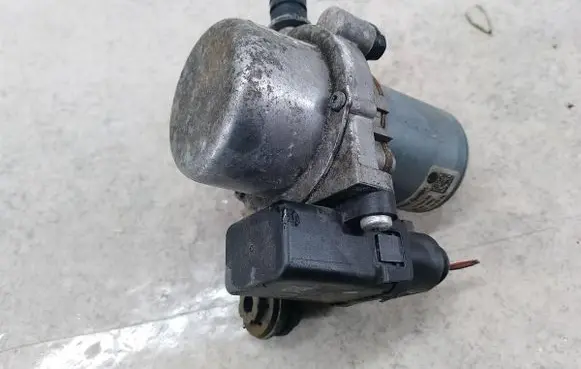 Skoda Fabia Mk3 (NJ) Vacuum pump 1K0612181F