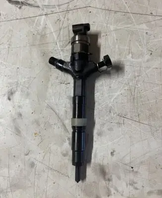 Toyota Corolla Verso AR10 Fuel injector 236700G010 02F38550
