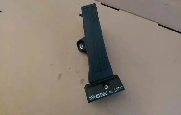 KIA Sportage Accelerator throttle pedal