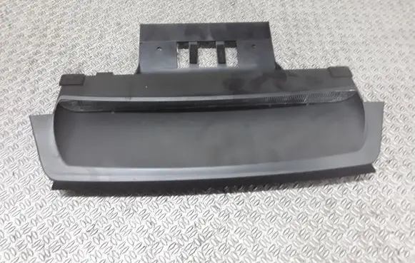 Volvo S60 Third/center stoplight