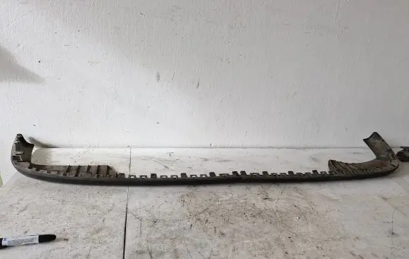 Volkswagen PASSAT B4 Front bumper lip 3A0805904B