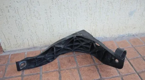 Audi A4 S4 B6 8E 8H Fender mounting bracket 