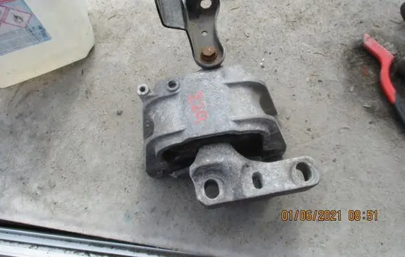 Audi A6 S6 C7 4G Engine mounting bracket