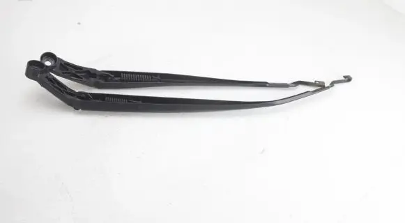 Toyota Auris E180 Front wiper blade arm