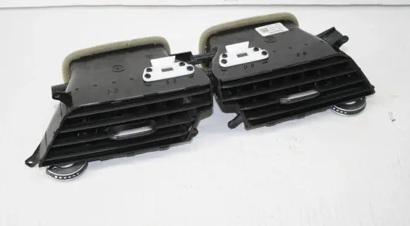 BMW 7 G11 G12 Dash center air vent grill 7946265