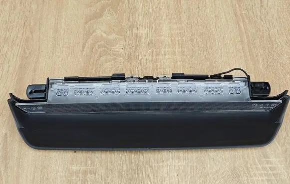 BMW 8 G16 Third/center stoplight 7445781