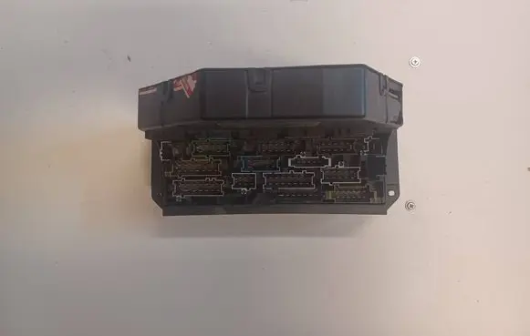 Mercedes-Benz E W212 Fuse module A2129009501