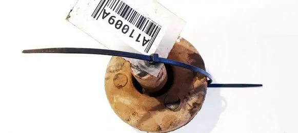 Opel Zafira B Engine mount bracket 