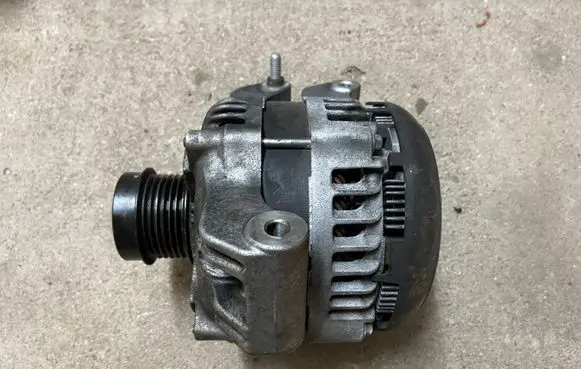 Alfa Romeo Giulia Generator/alternator 670050552