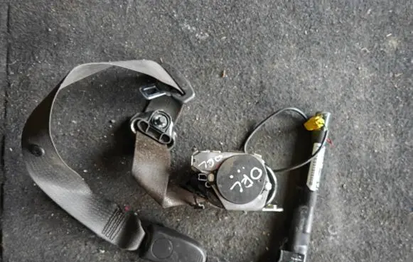 Chevrolet Orlando Front seatbelt 619668400A