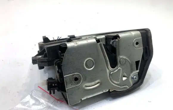 BMW 3 E90 E91 Rear door lock 7060296