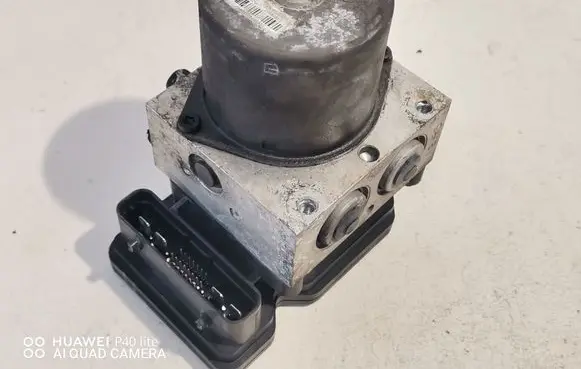 KIA Sportage ABS Pump 5WY7810D 589200Z250
