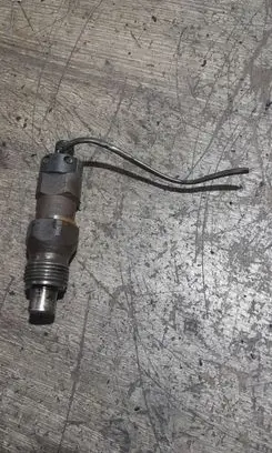 Volvo S40, V40 Fuel injector LDC009R01A