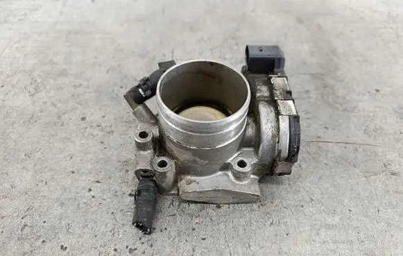 Audi A4 S4 B6 8E 8H Throttle body valve 